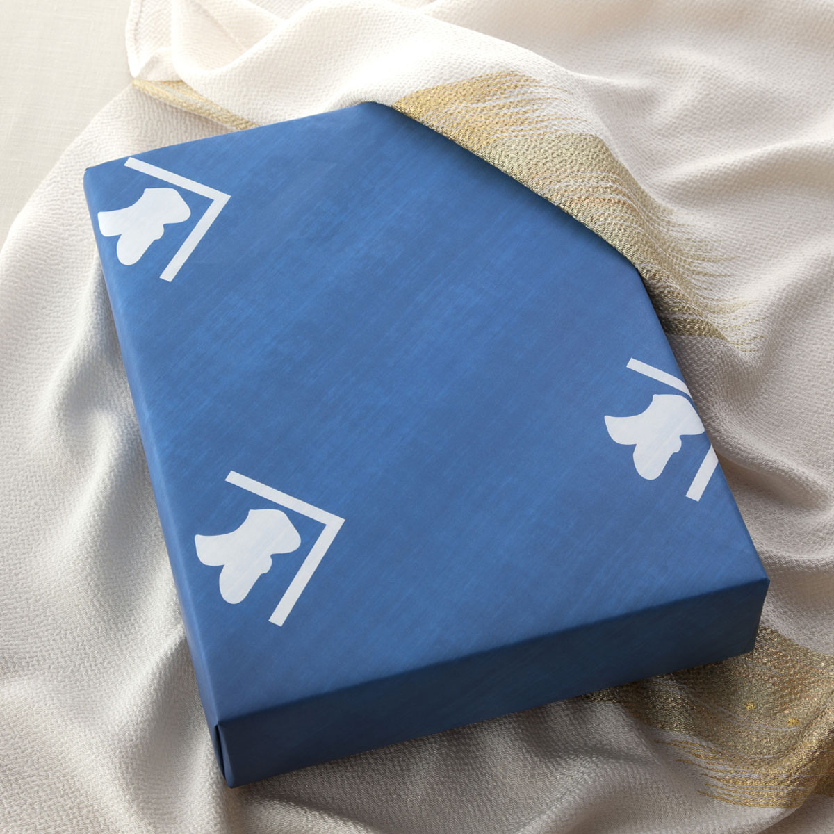 贈り物豆知識 さらに詳しく知りたい方はこちら｜贈る心を、より美しく。鰹節とだしの旨みとともに、格式あるマナーから上質な選び方まで、知っておきたい贈答の知恵をまとめました。